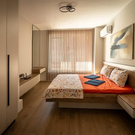 Luxury 2br Escape & Mountain Views & Free Garage & Panorama Balcony Apartament