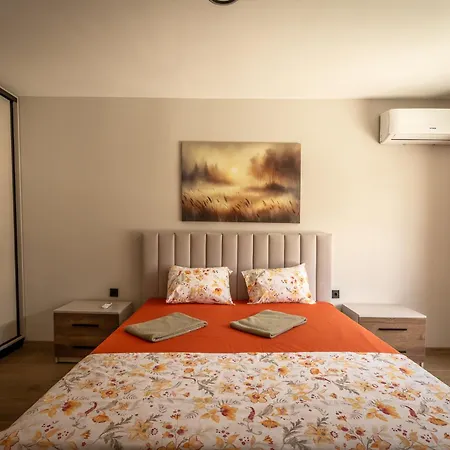 Luxury 2br Escape & Mountain Views & Free Garage & Panorama Balcony Apartament