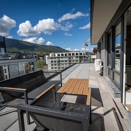 Apartament Luxury 2br Escape & Mountain Views & Free Garage & Panorama Balcony *