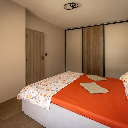 Luxury 2br Escape & Mountain Views & Free Garage & Panorama Balcony * Sofia