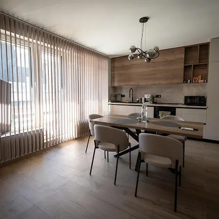 Luxury 2br Escape & Mountain Views & Free Garage & Panorama Balcony Apartament