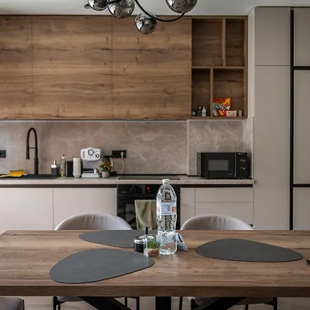 Apartament Luxury 2br Escape & Mountain Views & Free Garage & Panorama Balcony