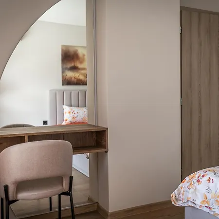 Luxury 2br Escape & Mountain Views & Free Garage & Panorama Balcony